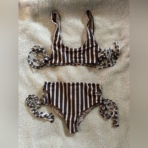 ACACIA Murray bottom & Hunter top. Both Size M